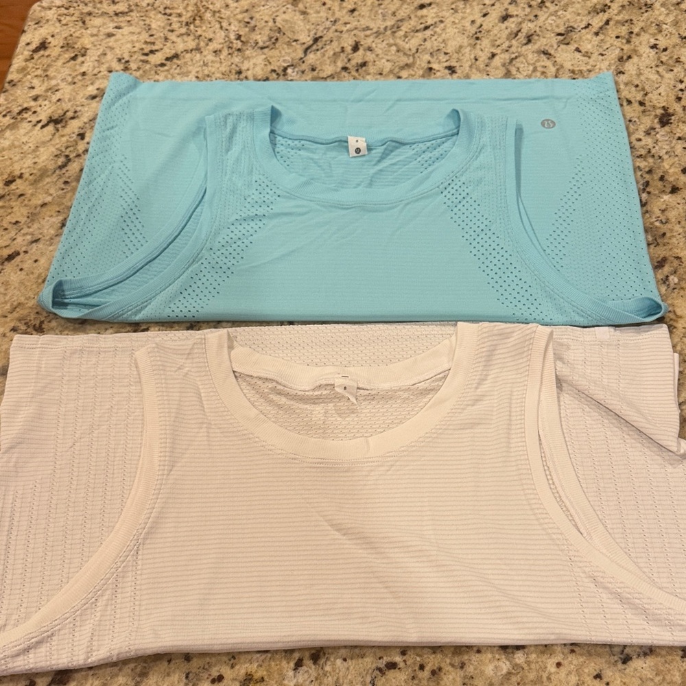 lululemon Pale Blue & white Knit Tank Top Lot of 2 Size 8